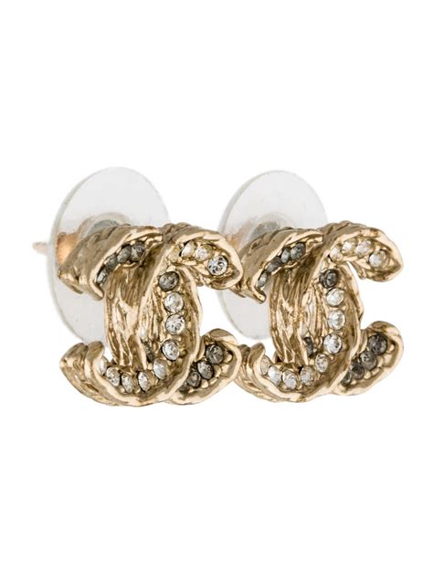 Amazon.com: Chanel Logo Earrings Cc.